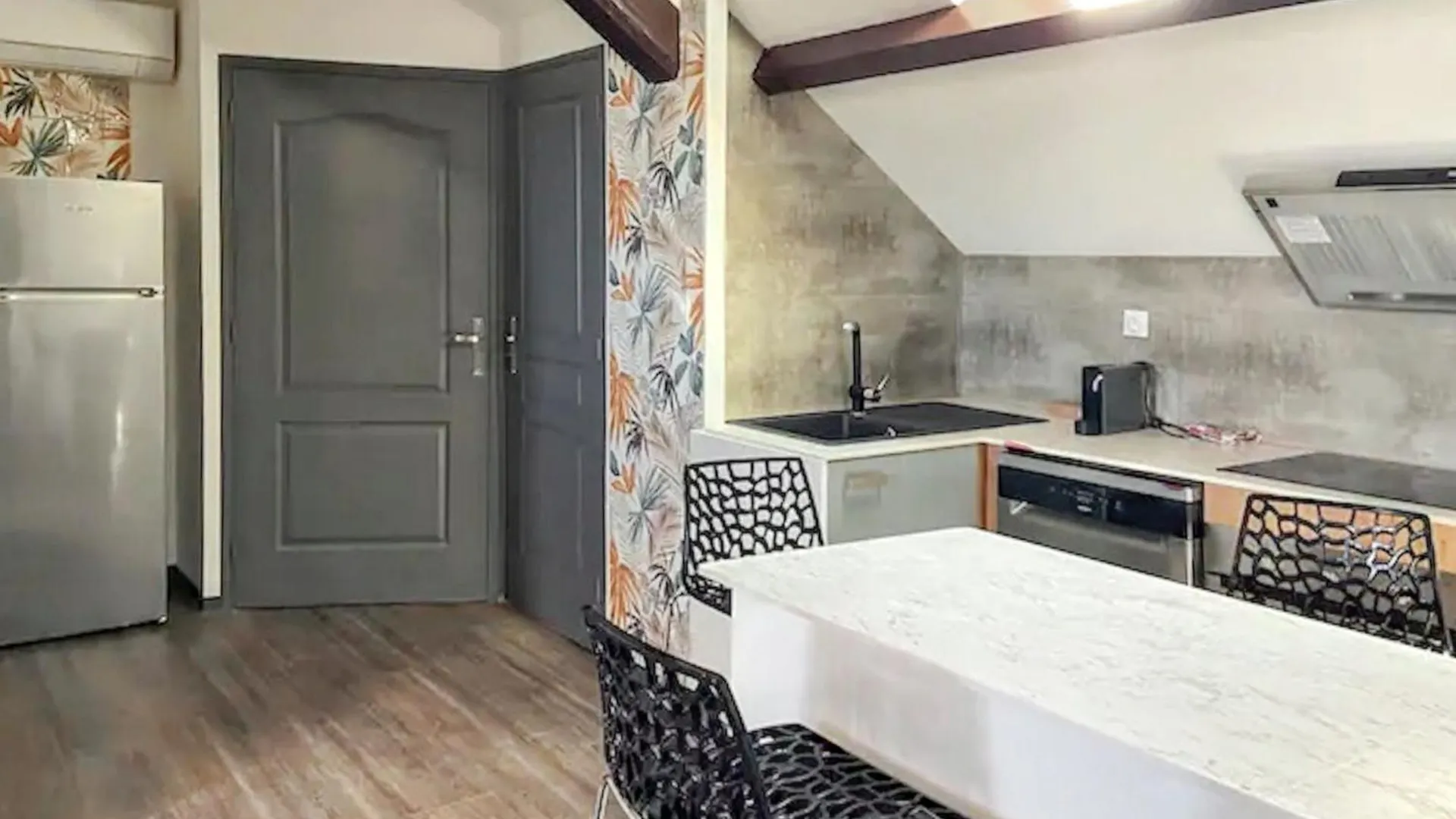 Appartement Charmant Avec Vue Sur Mer A La Trinite 65 M²