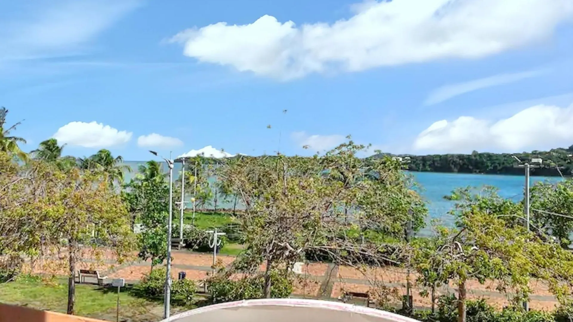 Appartement Charmant Avec Vue Sur Mer A La Trinite 65 M² 0*,